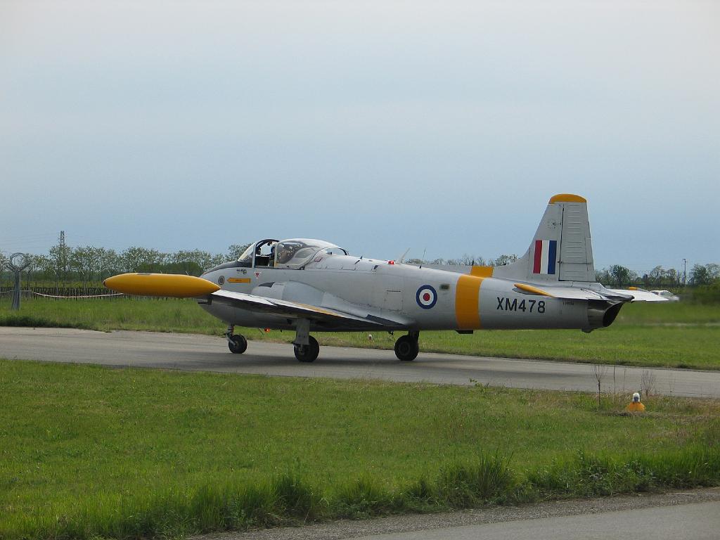 Il Jet Provost al parcheggio.jpg